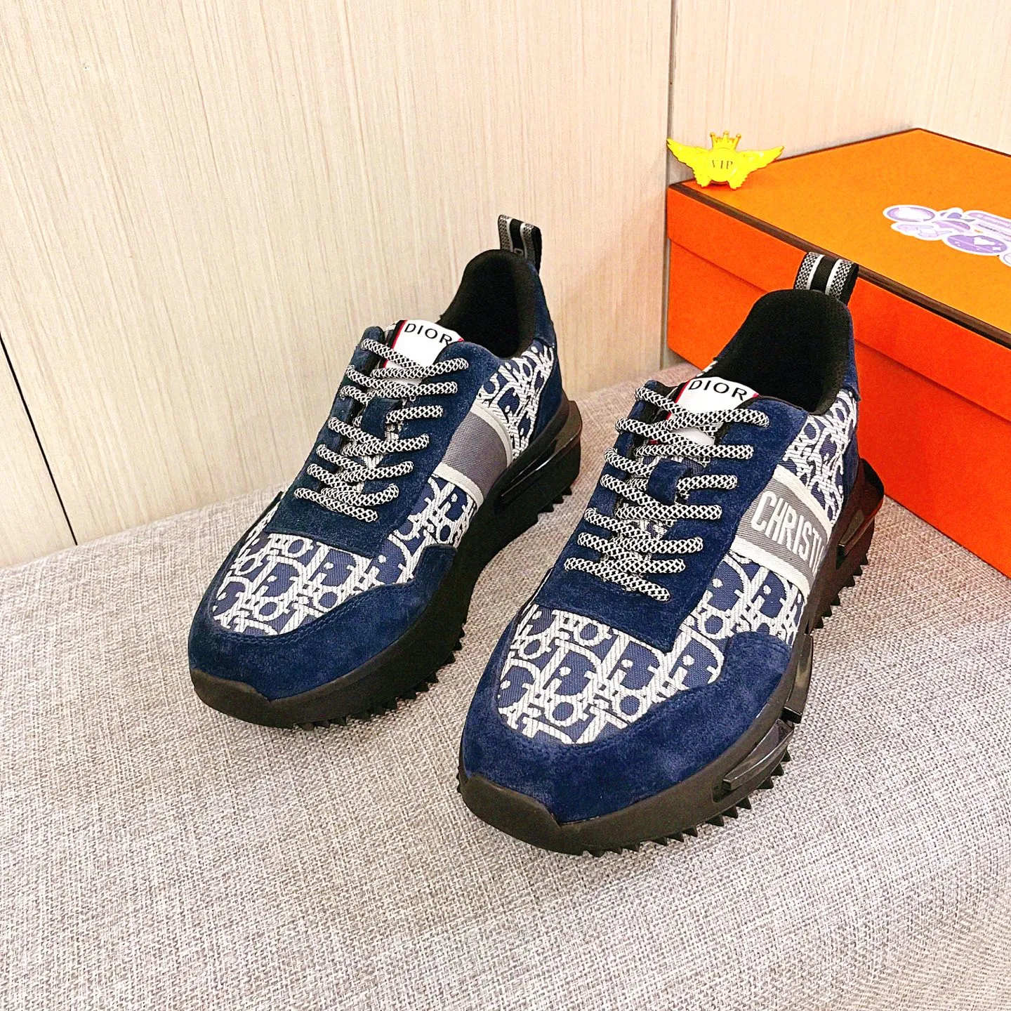 Men's shoes 💰 460 men's shoes 💰【 Dior 】🔥 High-end men's shoes brand official website 1:1 latest masterpiece: the upper is made of frosted cowhide imported from Italy with a comfortable and breathable lining ➕ Made of the original non-slip and wear-resistant outsole 🔥, making walking more convenient and comfortable! An exclusive new model, a stunning work, a beautiful 1:1 replica [color] compared to the official quality! Create a fashionable personality to set off your uniqueness! A must-have for trendy men! Classic 🔥Size: 38-44 Color: 🔥 2⃣️colors available🔥.